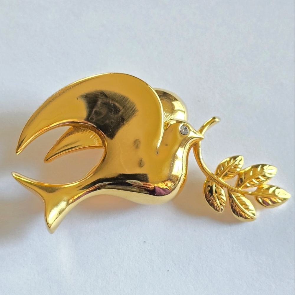 Vintage peace dove brooch pin bird olive branch gold tone W M